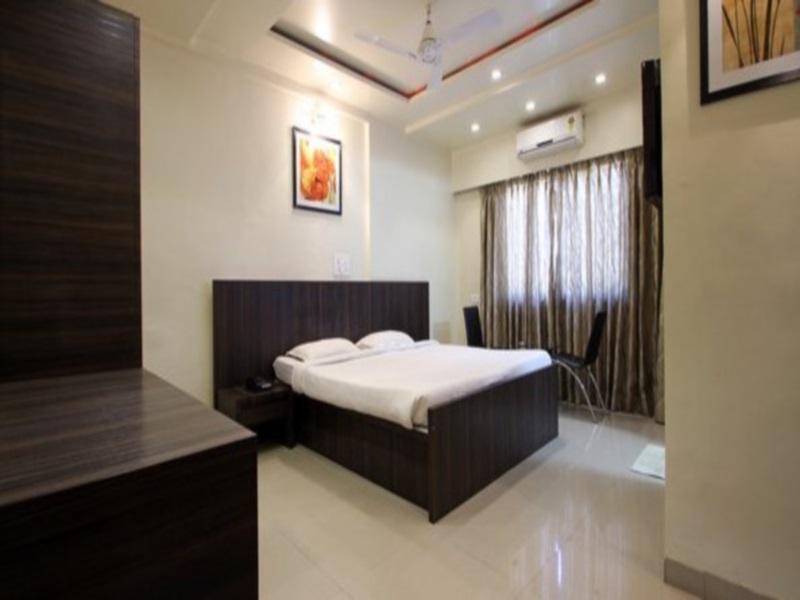 Hotel Suresh Inn Pune Eksteriør billede