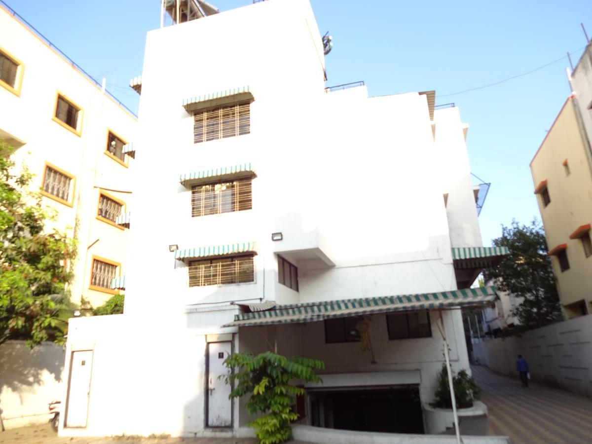 Hotel Suresh Inn Pune Eksteriør billede