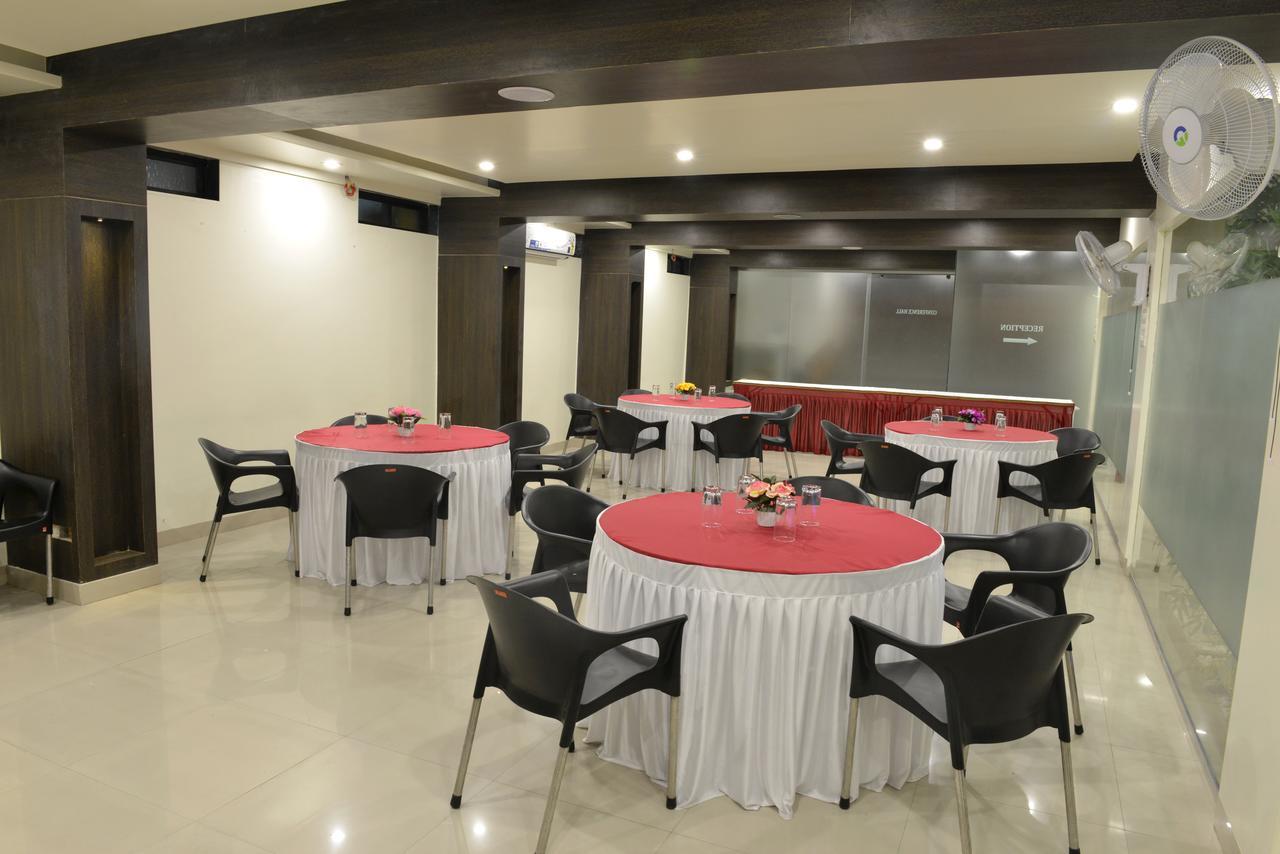 Hotel Suresh Inn Pune Eksteriør billede