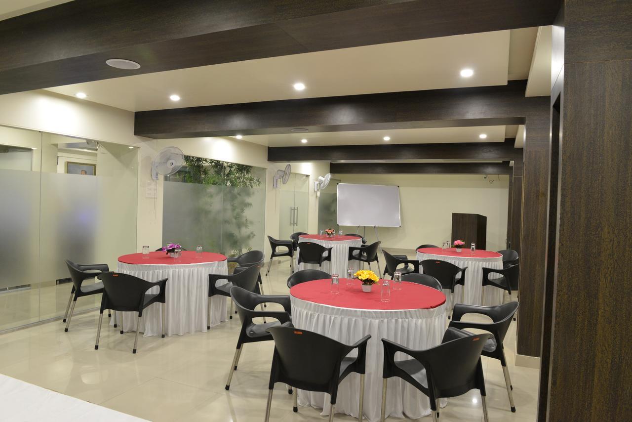 Hotel Suresh Inn Pune Eksteriør billede