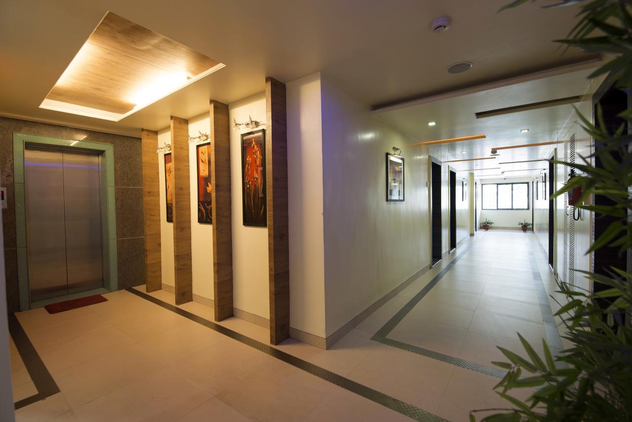 Hotel Suresh Inn Pune Eksteriør billede