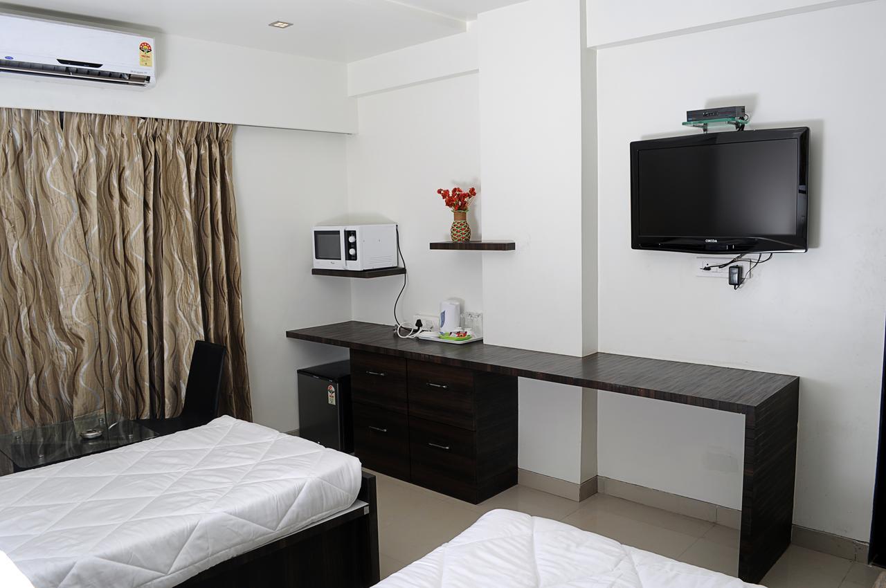 Hotel Suresh Inn Pune Eksteriør billede