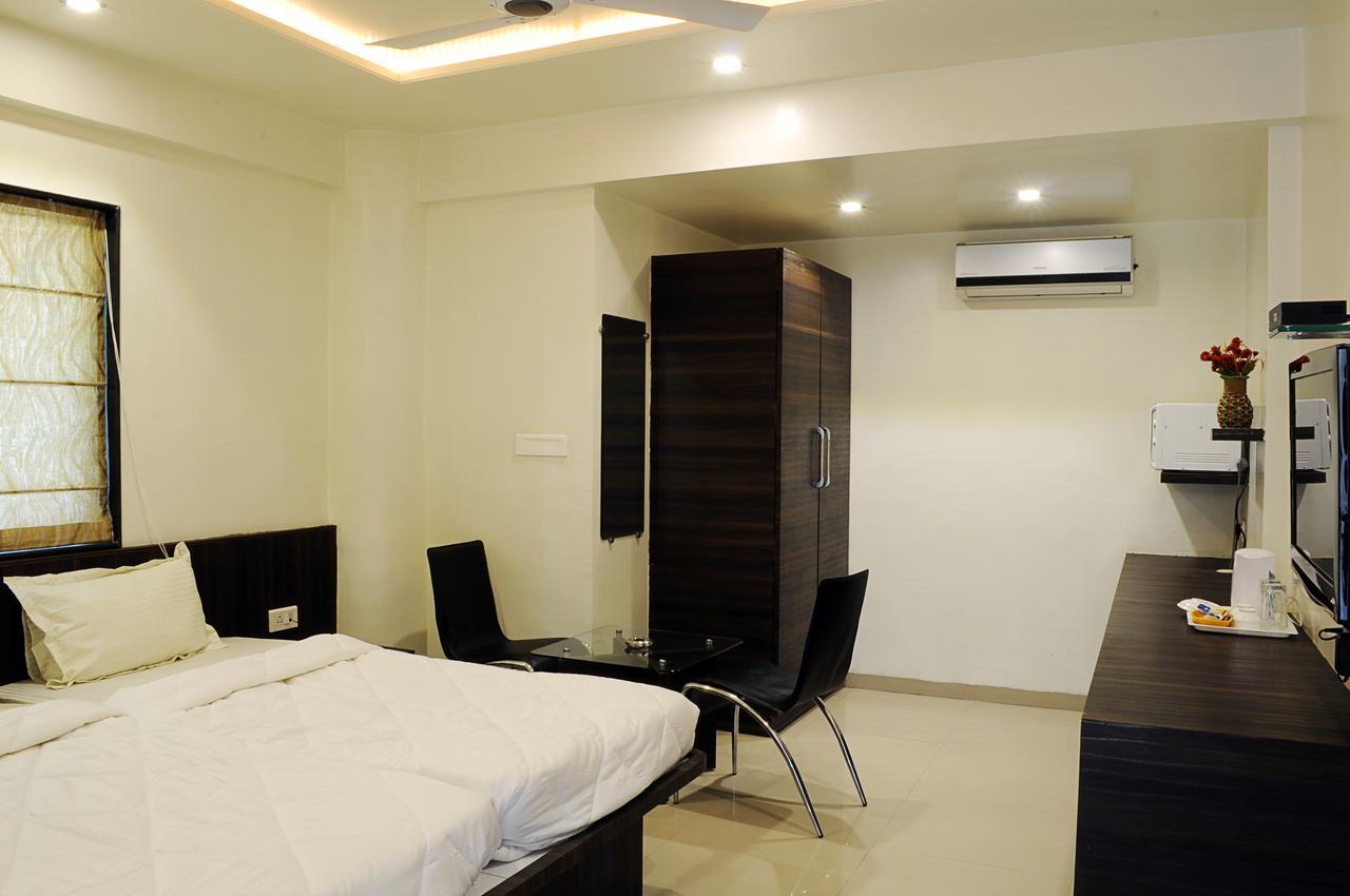 Hotel Suresh Inn Pune Eksteriør billede